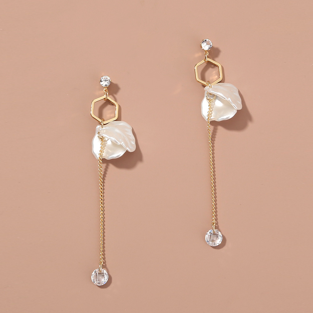 Fashion Imitation Pearl White Leaves Simple Long Tassel Alloy Earrings display picture 2