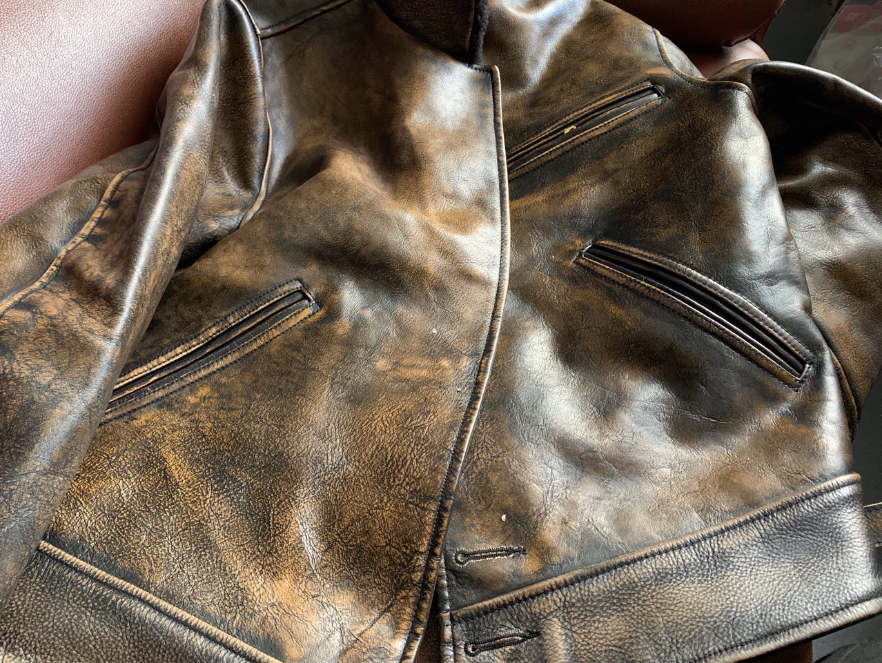 手工擦色服装革 复古植鞣革头层小牛皮1.4mm 环保皮 服装皮料