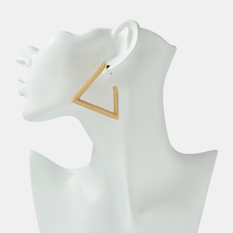 Nouvelle Mode Bijoux Populaires Triangle Creux Boucles D&#39;oreilles Boucles D&#39;oreilles Simples Et Généreuses Nihaojewelry Gros display picture 3