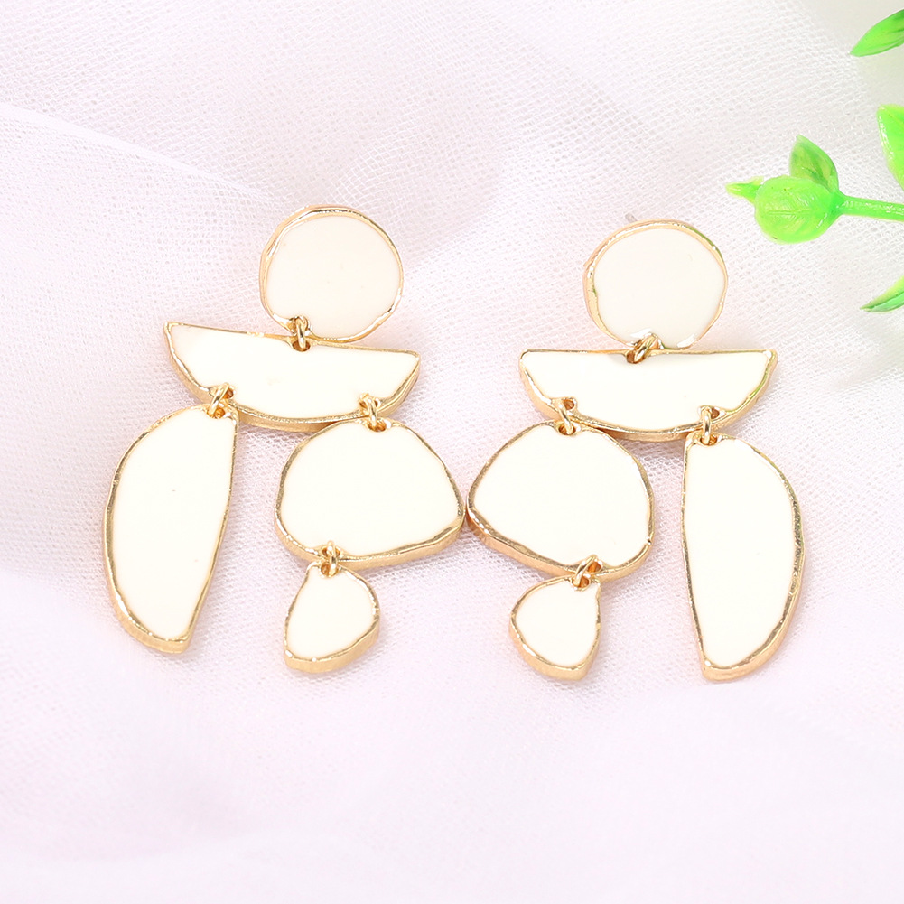 Nouvel Alliage Irrégulier Dégoulinant De Grandes Boucles D&#39;oreilles Blanches Bijoux En Gros Nihaojewelry display picture 6