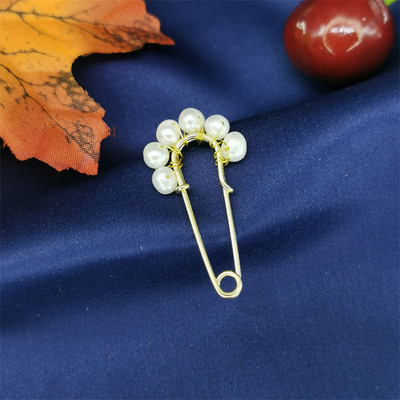 The galaxy Europe and America Retro Jewelry Freshwater pearls Brooch Around the wire Cardigan sweater Pin Sternum Cross border