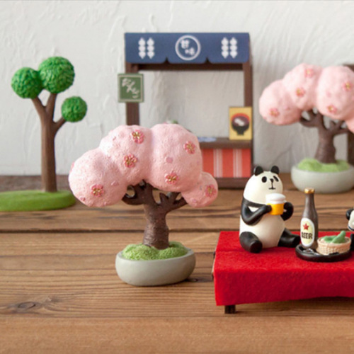 Japanese groceries Sakura tree girl heart doll house micro landscape shooting scene props decoration gifts resin ornaments