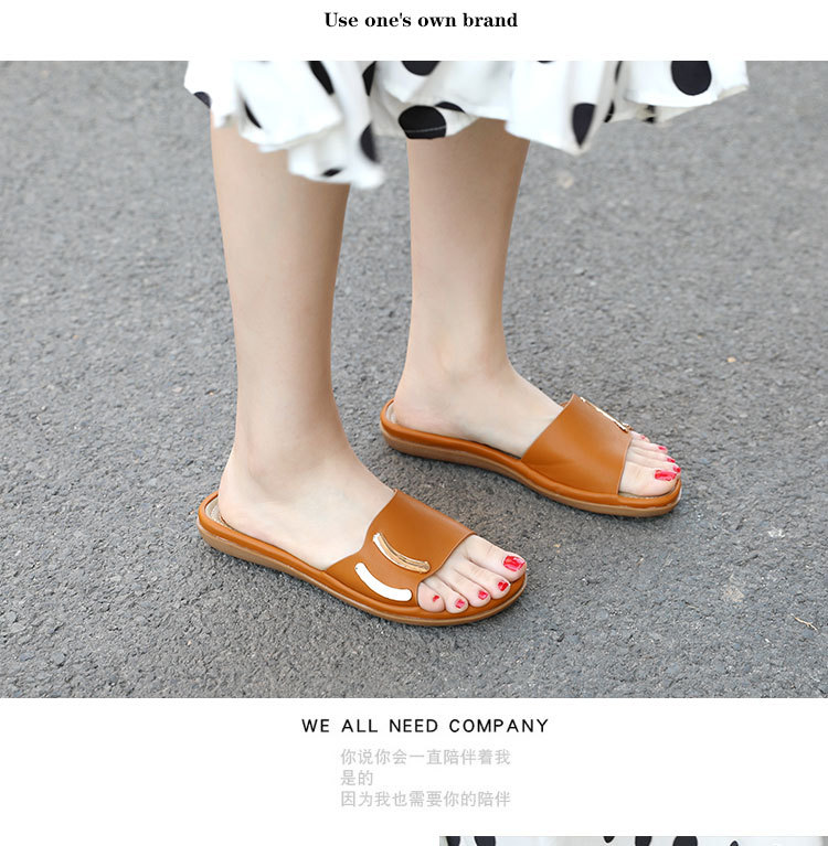 The 2024 new large-sized women's shoes, flip-flops, fashionable and comfortable cross-border sandals, casual beach slippers, and stylish style undefined