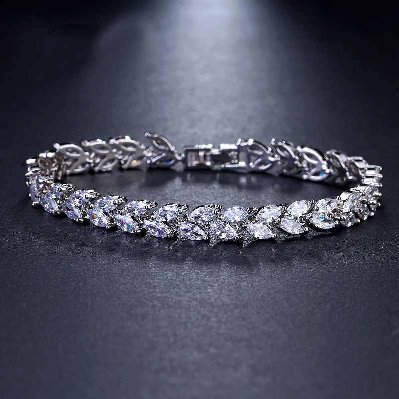Women'S Gender Inlay Design Elegant Luxurious Lady Geometric Copper Inlay Zircon Bracelets