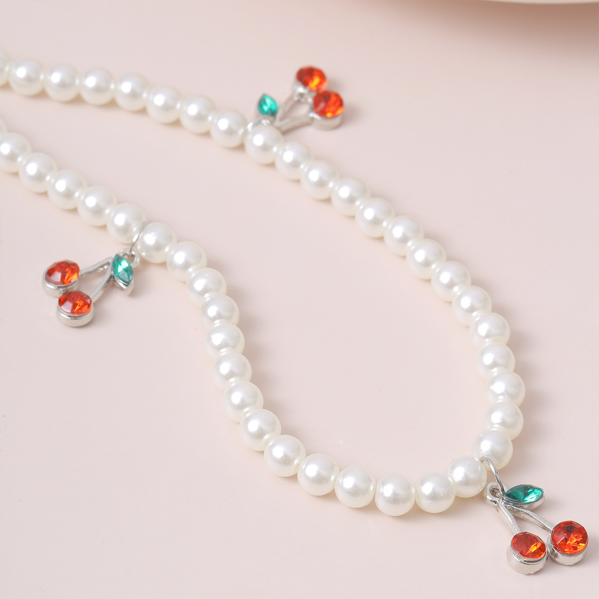 Europäischer Und Amerikanischer Kreativer Schmuck Mode Einfache Perlen Halskette Kleine Kirsch Anhänger Ein Schicht Ige Halskette display picture 8