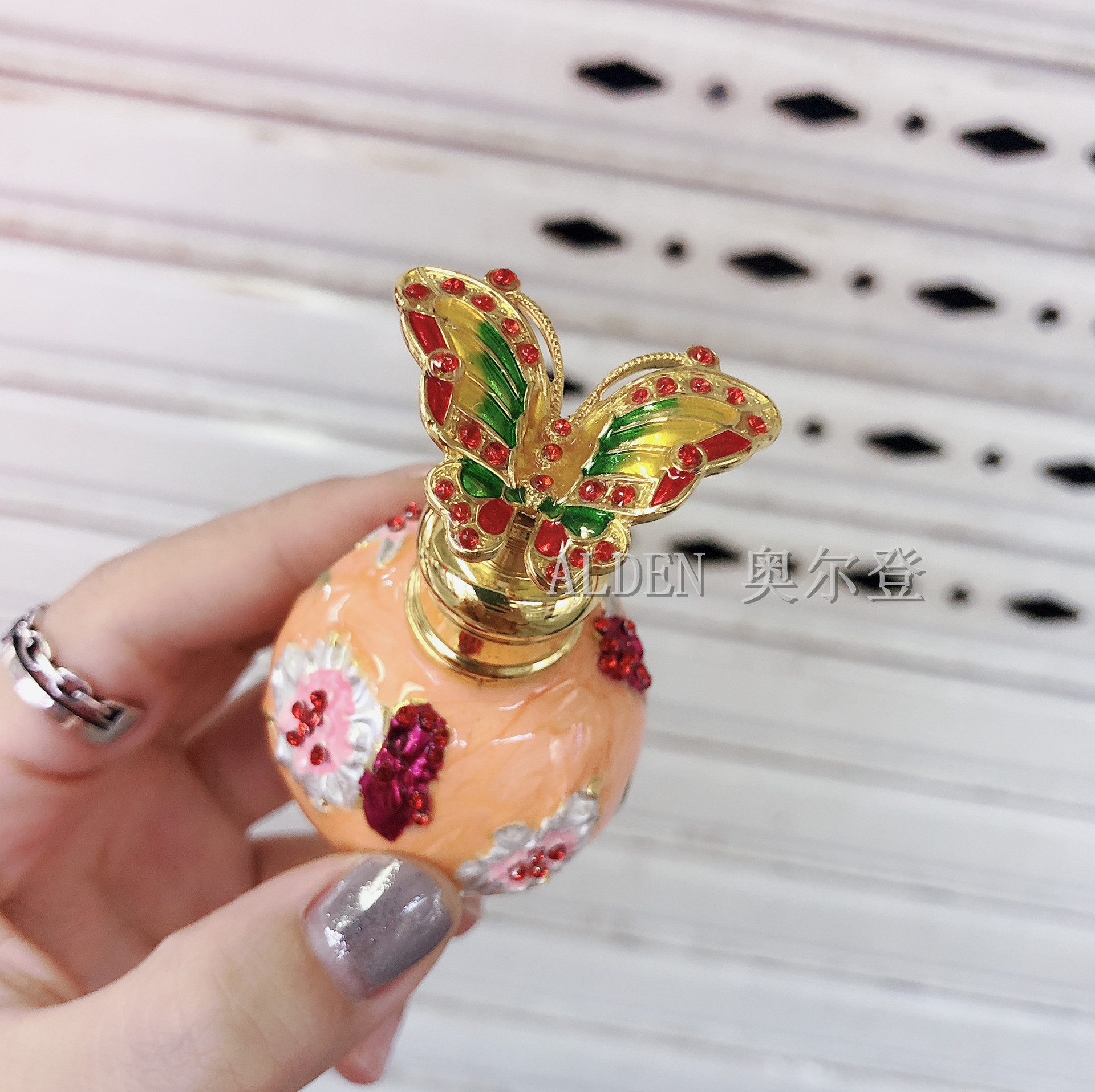 Wholesale of 12ml Dubai-style tattoo color bottles, butterfly perfume bottles and exquisite essential oil bottles detail image 2