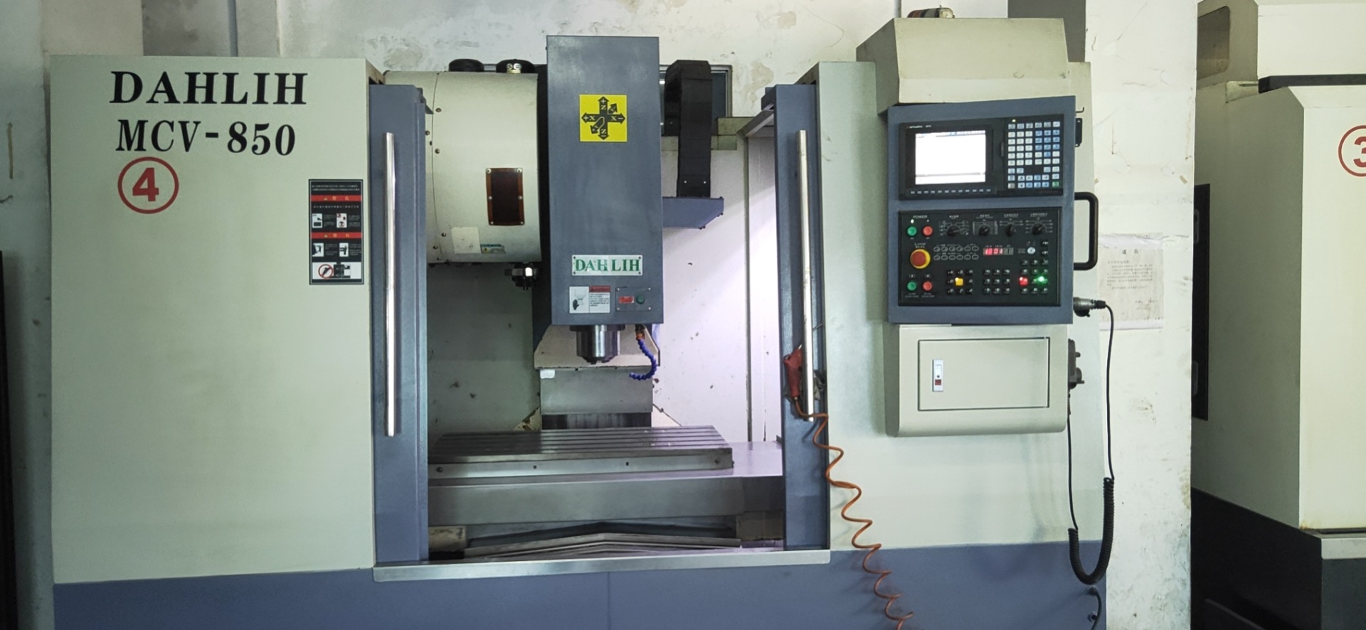 二手台湾大立加工中心MCV-850三菱M70A模具包系统二线一硬电脑锣