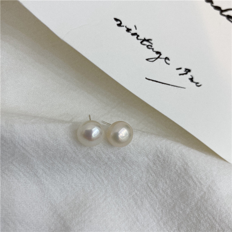 1 Pair Retro Solid Color Plating Freshwater Pearl Ear Studs display picture 9