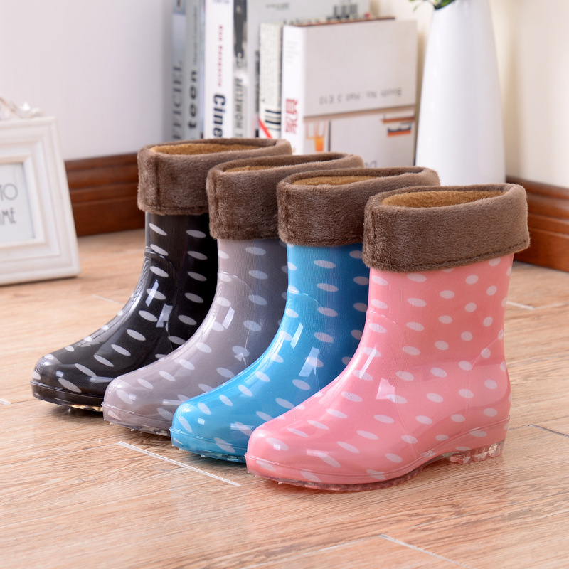 Women's short rain shoes solid color waterproof shoes non-slip women's rain boots wear-resistant labor protection shoes in the rain shoes a generation of hair Women's short rain shoes solid color waterproof shoes non-slip women's rain boots wear-resistant labor protection shoes in the rain shoes a generation of hair