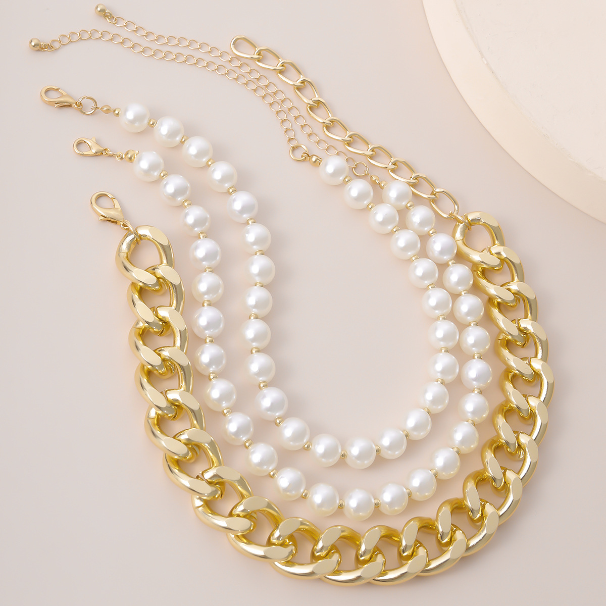 Creative Jewelry Fashion Exaggerated Imitation Pearl Multi-layer Necklace Simple Chain Wholesale Nihaojewelry display picture 7