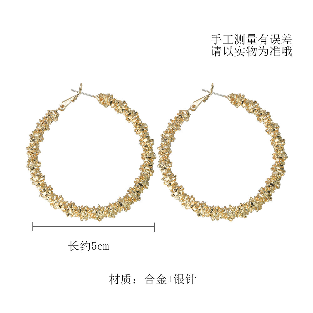 European And American Ins Retro Aloofness Style Gold-plated Minimalist Gold Earrings Women's Metal Large Round Ring Earrings Women's High-grade display picture 3