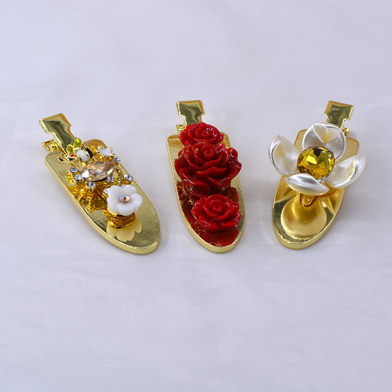 Small Shovel Hairpin Korean Simple Golden Smooth Cheap Hairpin Wholesale display picture 8