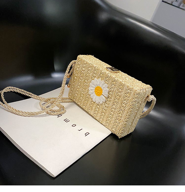 Women's Medium Summer Straw Solid Color Beach Square Lock Clasp Straw Bag display picture 6