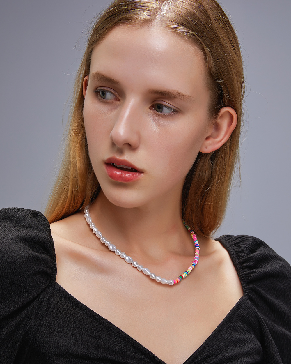 New Bohemian Style Colored Soft Ceramic White Pearl Clavicle Chain Contrast Color Alloy Necklace display picture 2