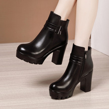 2025新款防水台粗跟中筒靴女冬圆头英伦风加绒马丁靴粗跟大码短靴