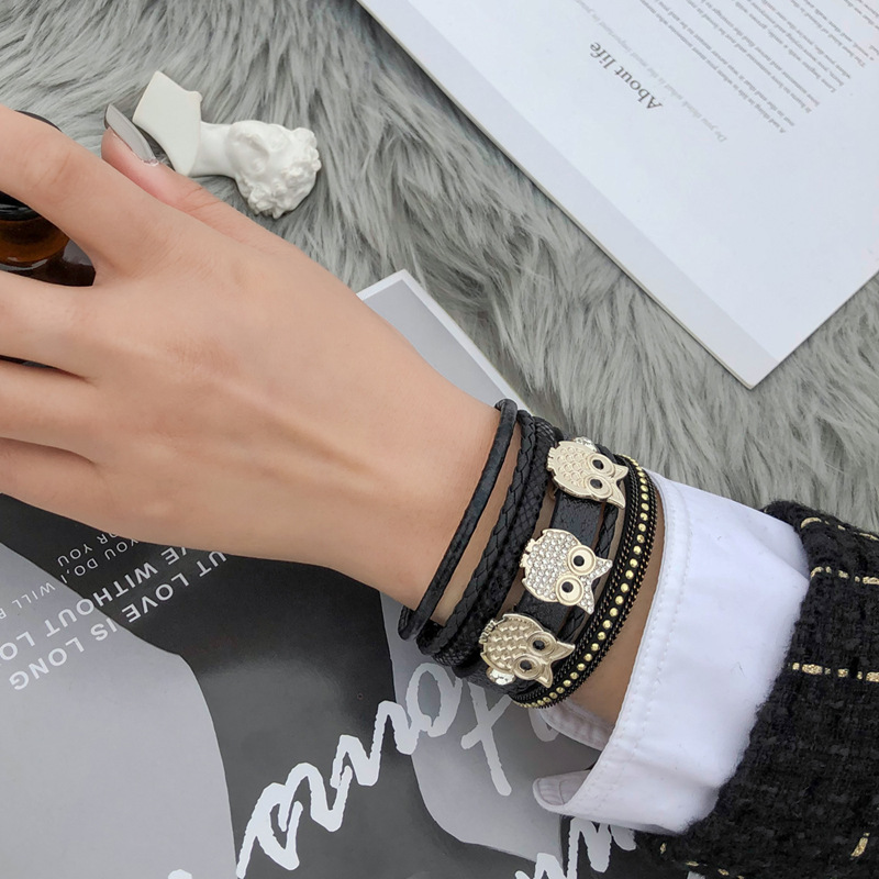 Fashion Diamond Magnetic Buckle Bracelet display picture 11