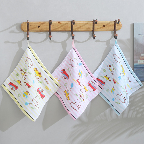 Square towel cartoon printed cotton hand towel kindergarten saliva towel absorbent soft children's towel wholesale