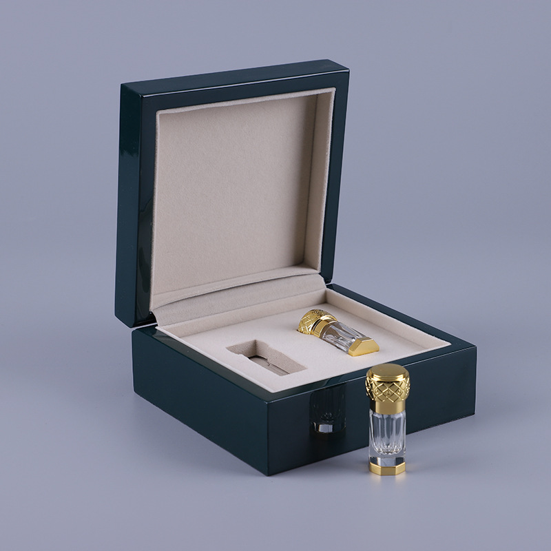 Factory direct sales, wholesale of small square gift boxes, high-end perfume, cosmetics and gift packaging boxes in stock detail image 5