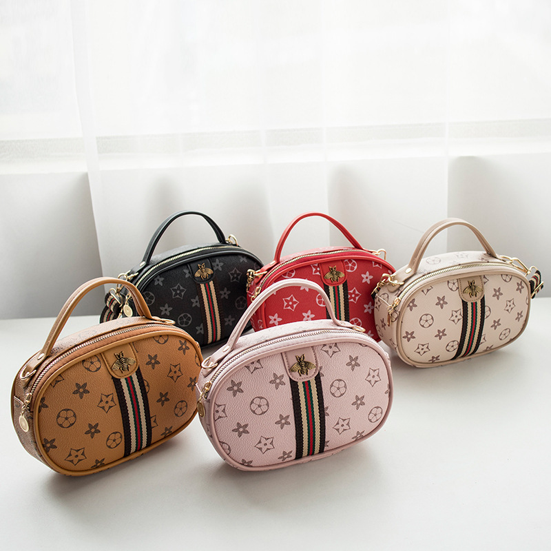 Lady bag 2020 new pattern Korean Edition fashion printing portable The single shoulder bag Inclined shoulder bag Small square package Guangzhou pu Female bag
