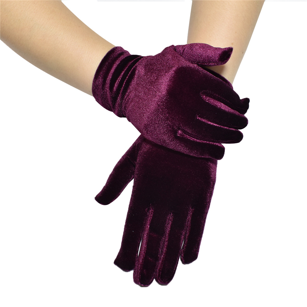 Women's Retro Solid Color Velvet Gloves 1 Pair display picture 2