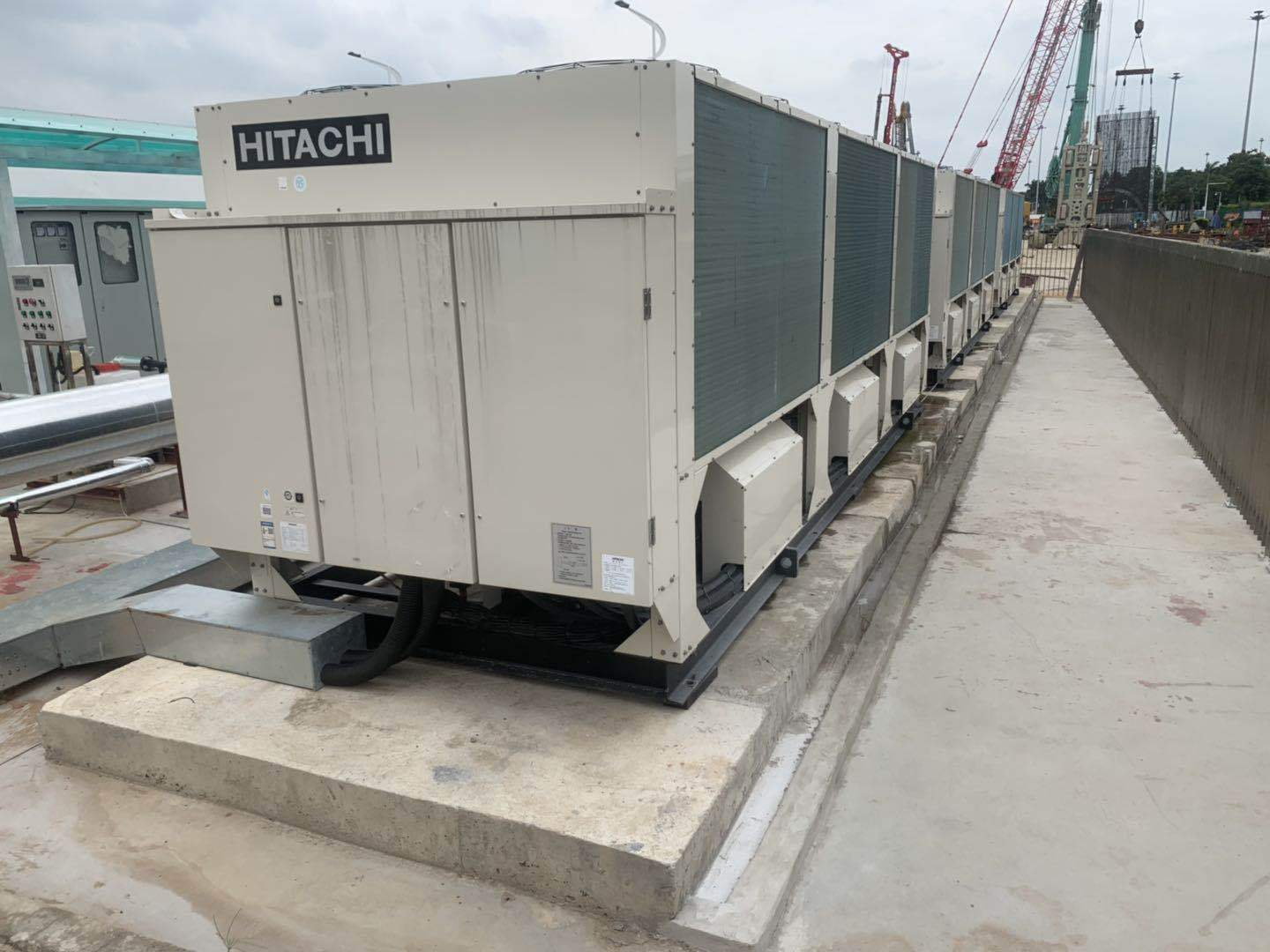 二手商用中央空调日立风冷热泵螺杆机组出售及租赁