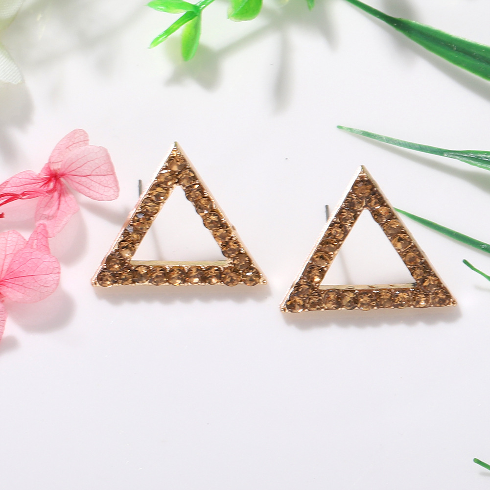 Creative Triangle Geometric Earrings New Temperament Earrings Simple Trendy Earrings Wholesale Nihaojewelry display picture 10