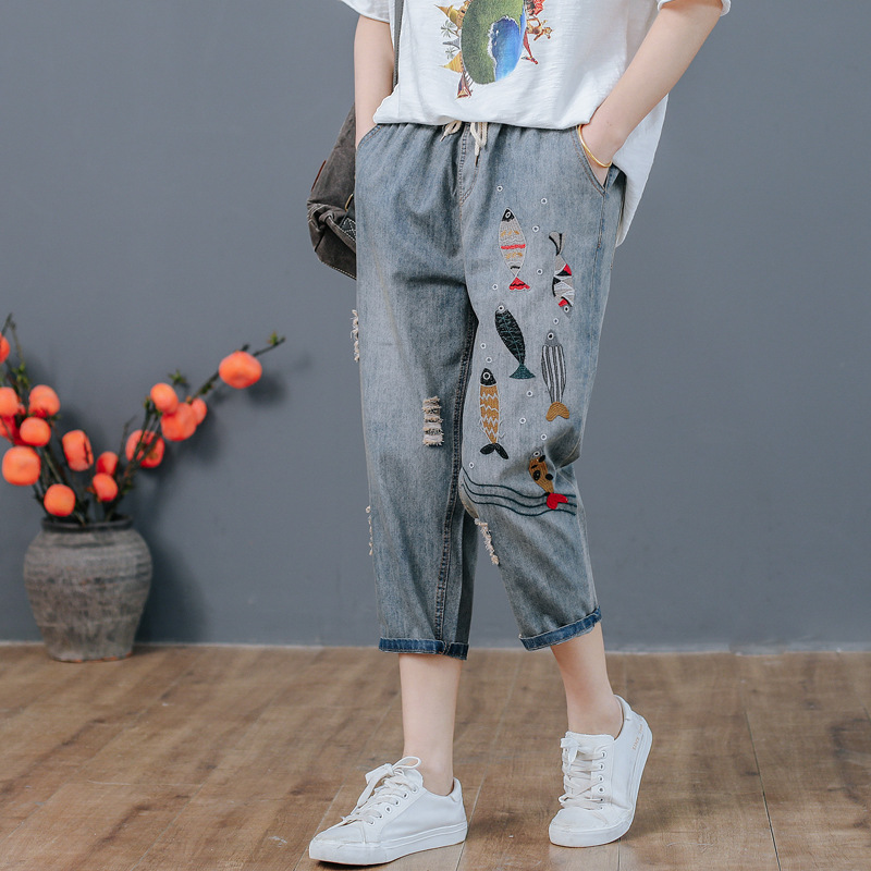 Elastic waist Embroidery Seventh Jeans 2020 new pattern washing Wear white hole leisure time Haren pants Large Thin section