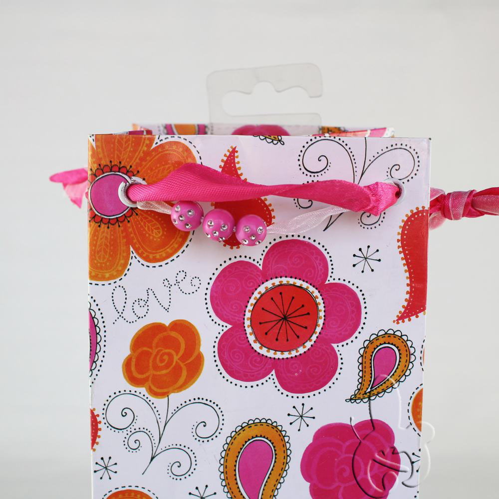 纸质包装盒手提袋适用服装类，日常用品等，颜色尺寸款式可定制