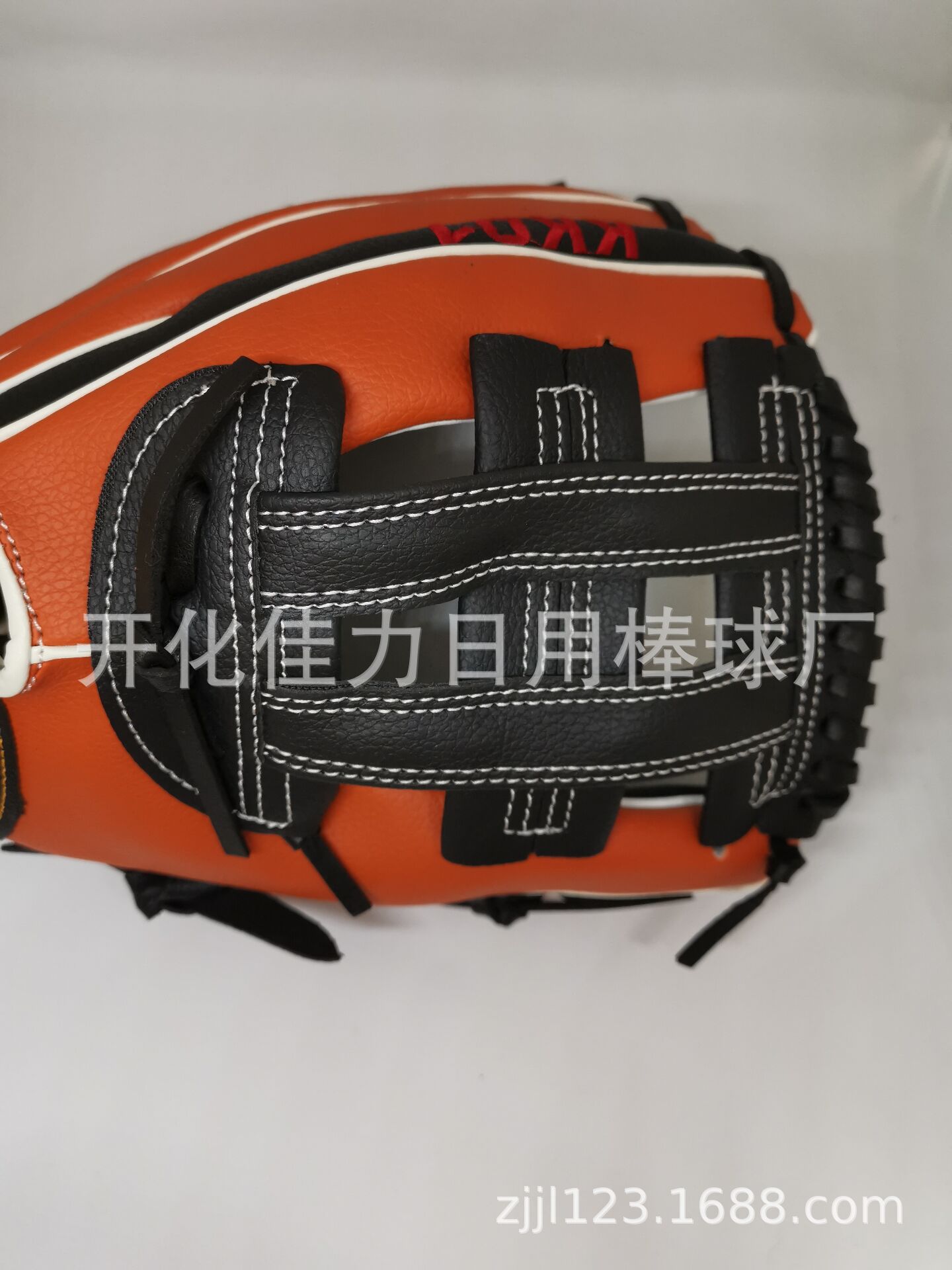 AB3707FA5CE6A0406C041EDB3C8A10