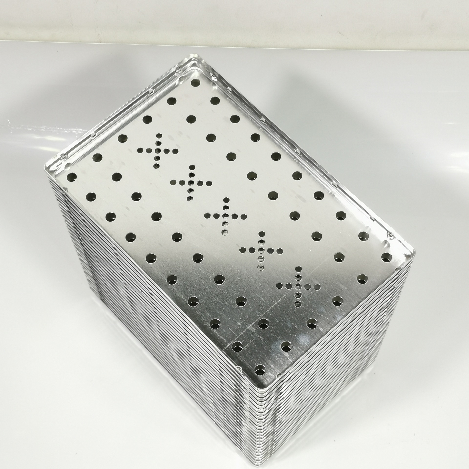 厂家直销 邦定铝盘 铝盒 16*25 圆孔铝盘