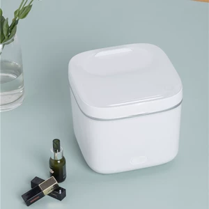 Avtomobil və ev üçün 4L mini soyuducu, kosmetika üçün ağıllı soyuducu.