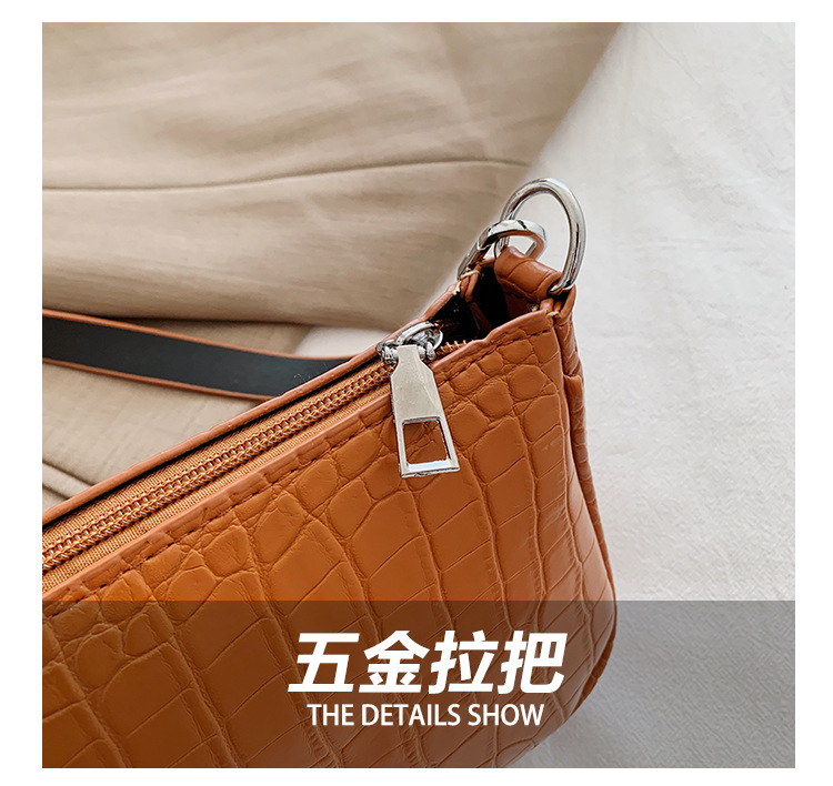New Trendy  Wild Fashion  Simple Portable Underarm Bag display picture 1