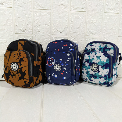 批发2020新款韩版手机包女斜挎包中老年布艺手机袋多层拉链竖版包