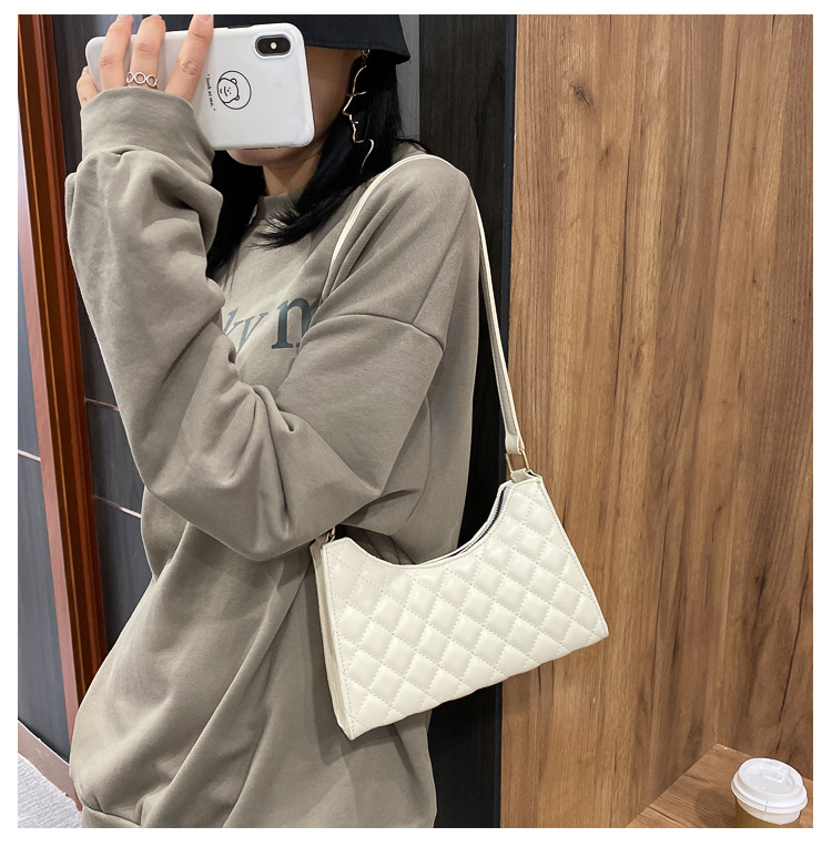 New Chain Fashion Wild Trendy Rhomboid Bag display picture 26