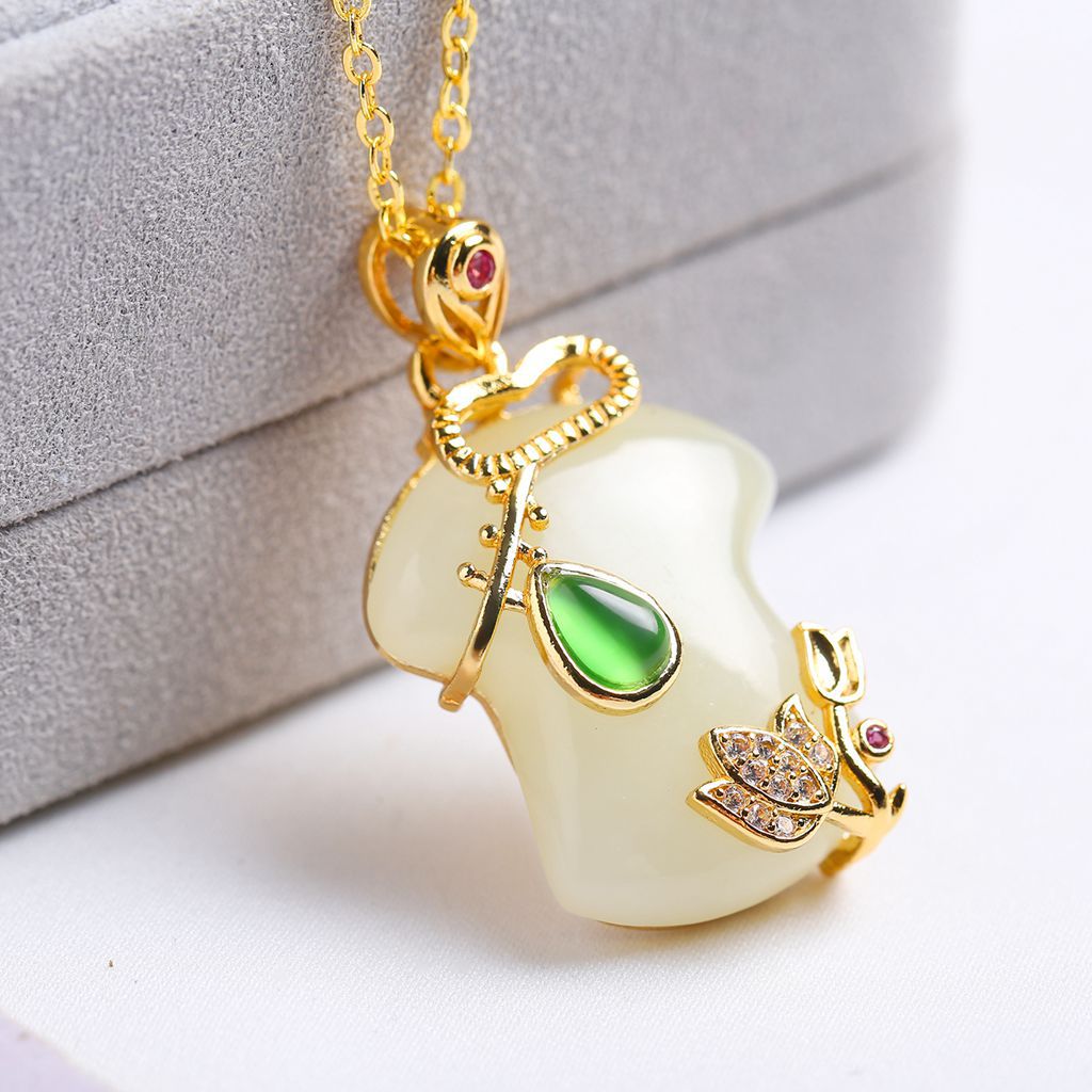 925银和田玉旗袍吊坠新疆和田玉旗开得胜民族风项链直播供应链源