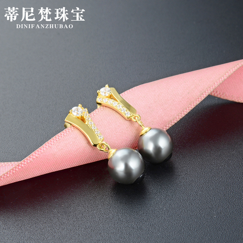 Super Hada moda noble pendientes femeninos transfronterizos productos calientes venta al por mayor Pendientes de plata s925 con incrustaciones de perlas chapado en oro temperamento elegante