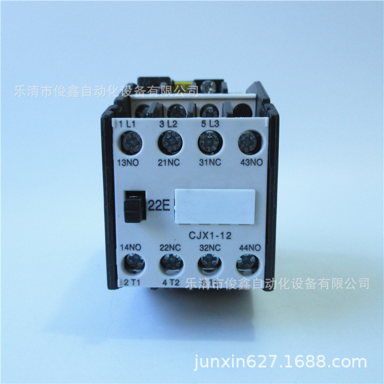 交流接触器CJX1-12/22  220V 二开二闭