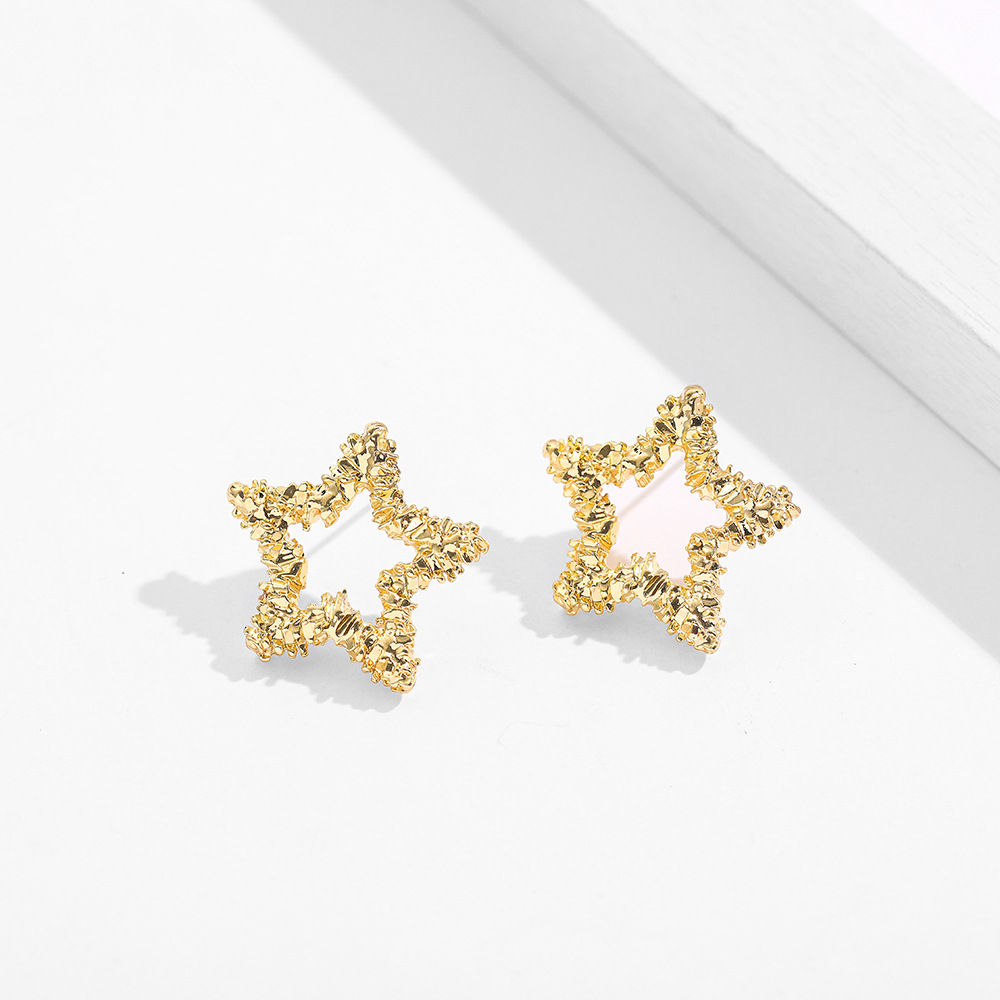 Retro C Shape Plating Alloy No Inlaid Earrings display picture 8