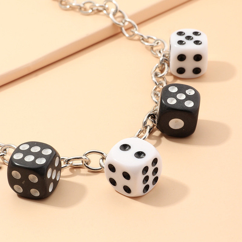 Fashion Jewelry Fun Dice Pendant Trend Dice Necklace Wholesale Nihaojewelry display picture 3