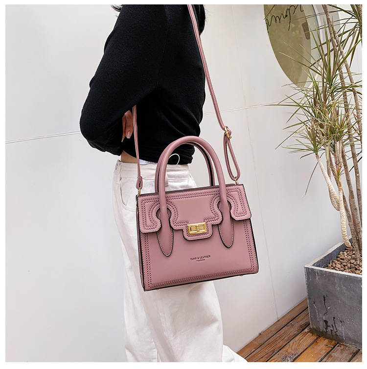 Autumn And Winter New Fashion Embroidery Thread Tote Portable Messenger Bag display picture 13