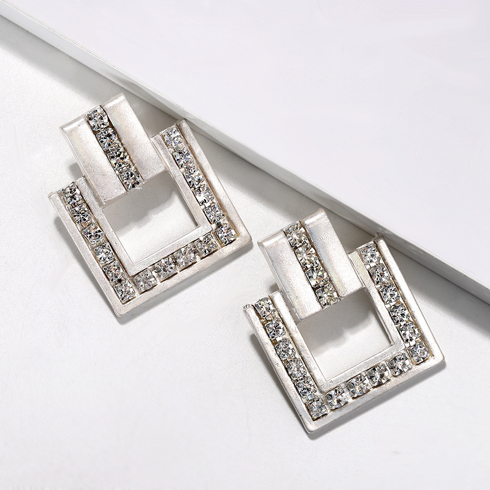 Geometric Diamond-encrusted Alloy Trendy Girl Exaggerated Fashion Earrings Wholesale Nihaojewelry display picture 7
