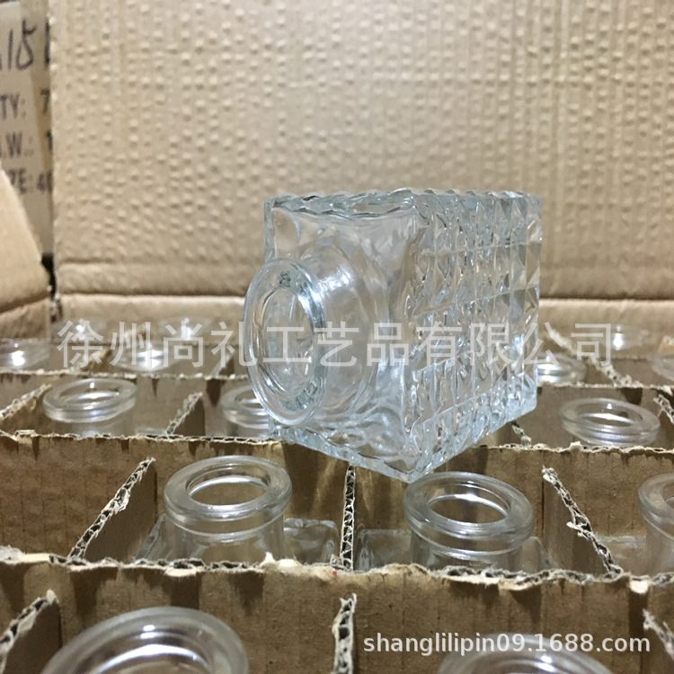 厂家供应香薰瓶定制100ML方形钻石香薰瓶INS风无火香薰摆件玻璃瓶