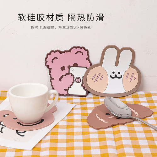 Insulated mat, cartoon cute anti-slip coaster, creative thickened silicone anti-scalding placemat, high temperature resistant tea coaster and bowl mat