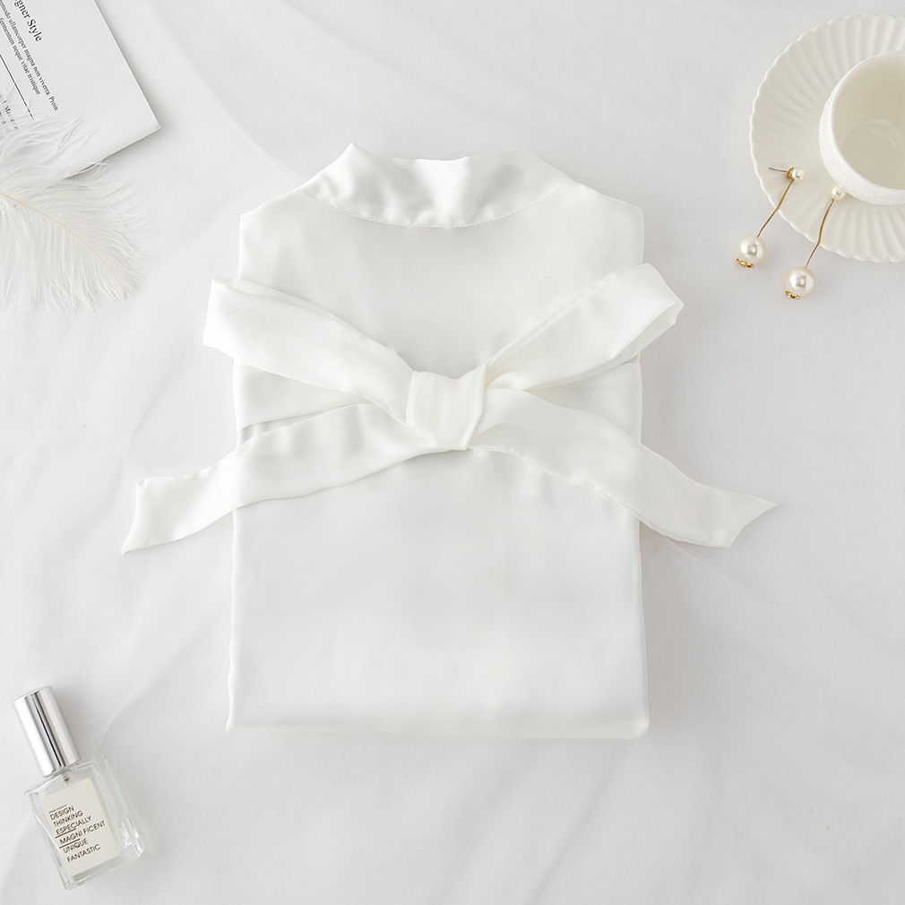 단어가없는 흰색