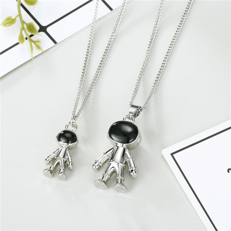 Korea's New Jewelry Punk Hip-hop Stainless Steel Titanium Steel Astronaut  Pendant Necklace Sweater Chain Wholesale Nihaojewelry display picture 1
