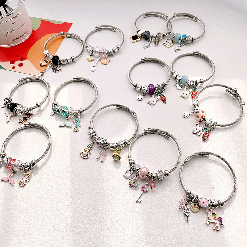 Retro Beaded Cartoon Alloy Bracelet display picture 4