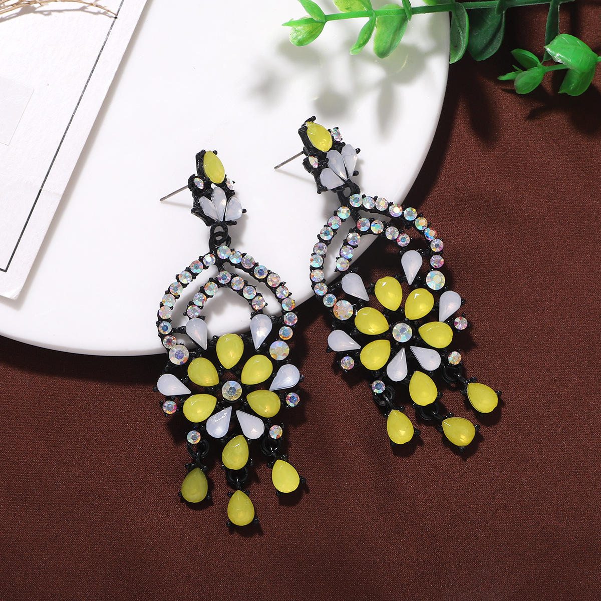 Fashion Water Drop Flowers Exaggerated Earrings Nihaojewelry Wholesale Diamond Earrings display picture 8