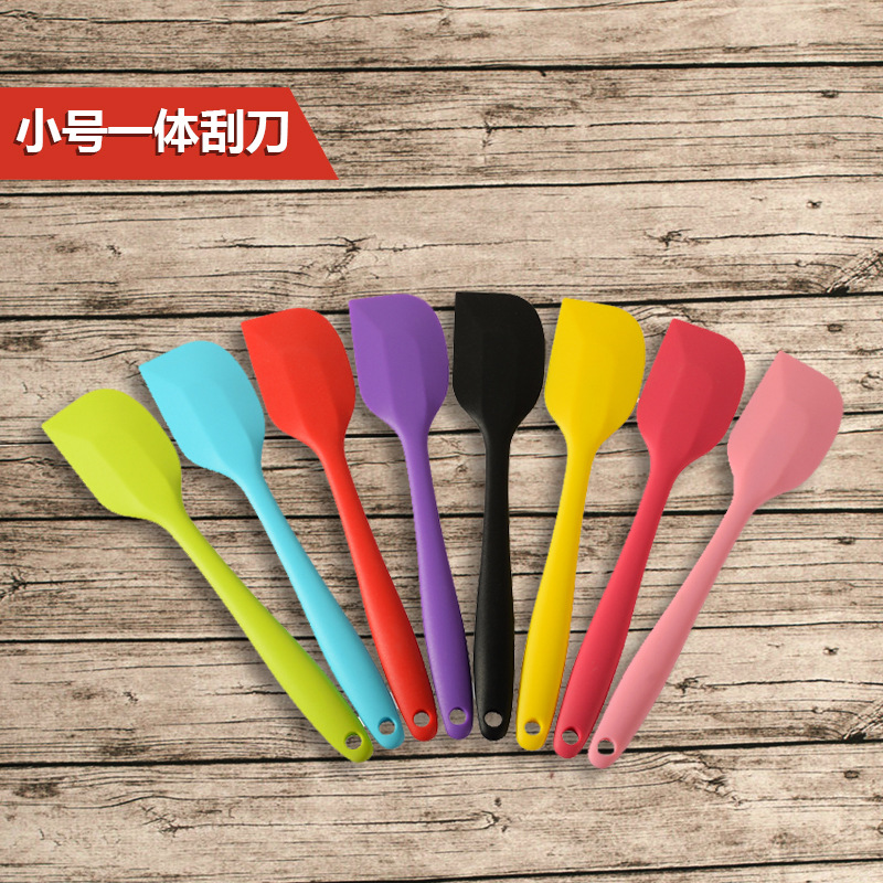 Fabricante FDA silicona integrado de gran tamaño pequeño raspador de calidad alimentaria crema de silicona raspador herramienta para hornear pastel