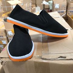 Factory-made cowhide-soled Old Beijing cloth shoes, vintage-style cloth footwear with traditional hand-stitched upper—men's multi-layer sole design.