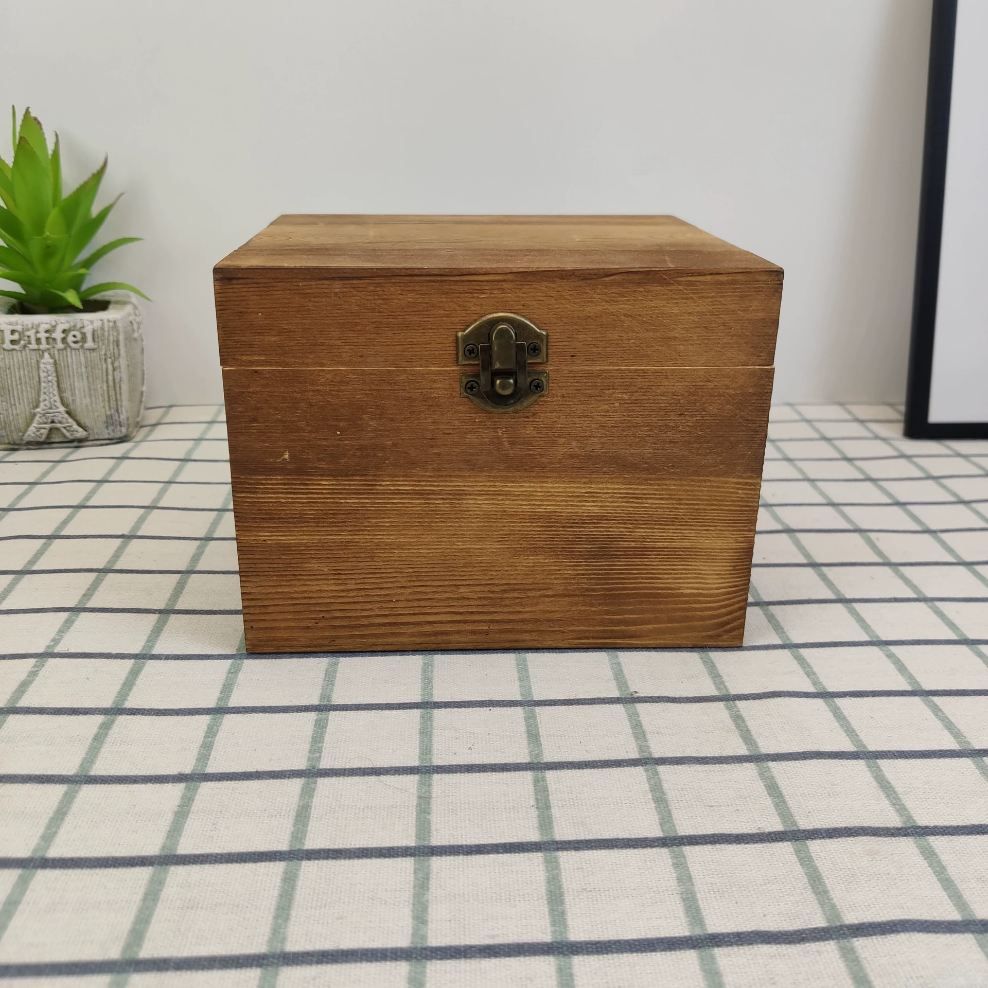 Ящик для хранения с замком Деревянный отсек Ящик для хранения настольного компьютера Ящик для хранения твердых деревянных предметов бытовой